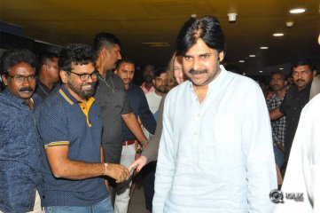 Pawan Kalyan Watched Rangasthalam along with Ram Charan